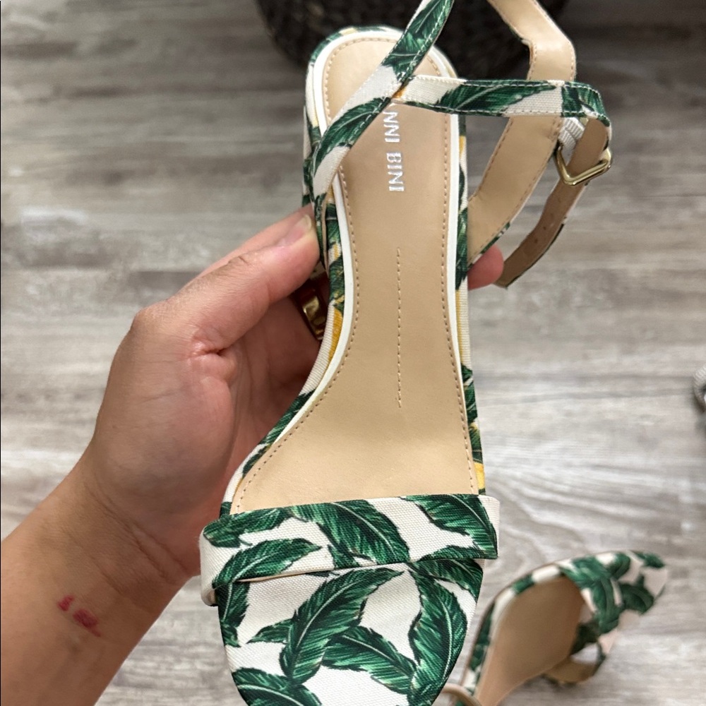 Gianni Bini Leaf Print Sandals in Green and Cream - Picture 5 of 5